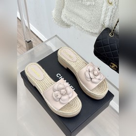 CHANEL： Классическая весенне-летняя ко