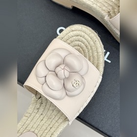 CHANEL： Классическая весенне-летняя ко