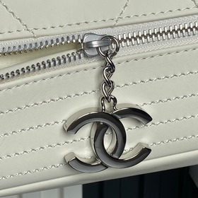 Винтажная сумка Chanel в стиле «аэропо