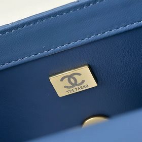 Новая модель CF с крупными золотыми б