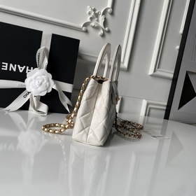 Великолепная модель CHANEL 25AS4416 [