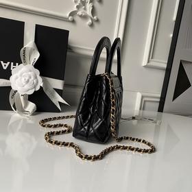 Великолепная модель CHANEL 25AS4416 [