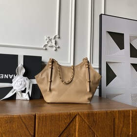 Сумка Chanel 26C из ранневесенней колл