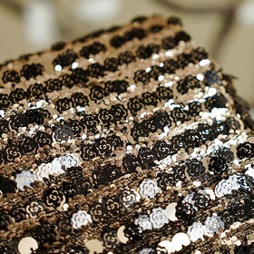Chanel 26c «Камелия» с пайетками, разм