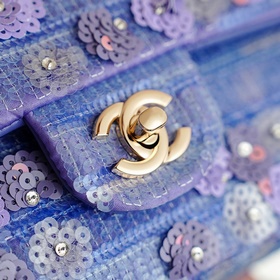 Chanel 26c, серия с фиолетовыми пайет