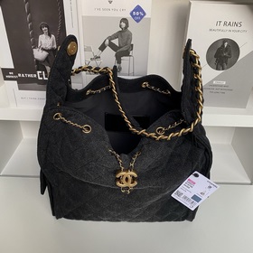 Сумка Chanel 25C из коллекции HOBO BAG