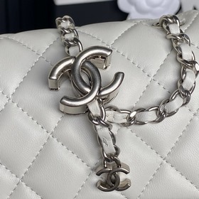 Сумка Chanel 25B серебристой цепочкой 
