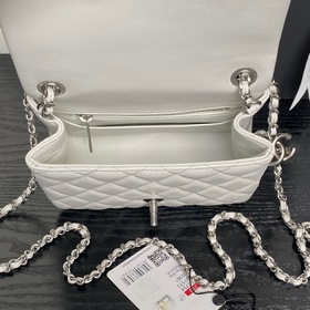 Сумка Chanel 25B серебристой цепочкой 