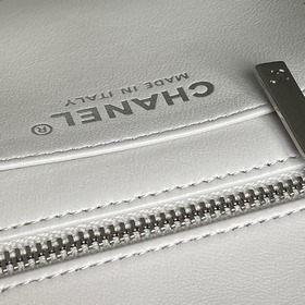 Сумка Chanel 25B серебристой цепочкой 
