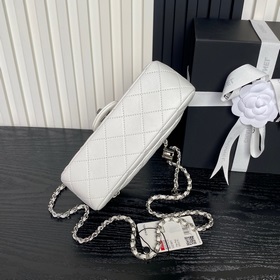 Chanel 25B — великолепная сумка из сер