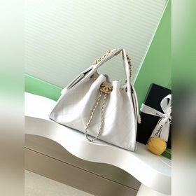 25c Сумка-хобо Chanel из кожи с текст