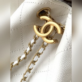 25c Сумка-хобо Chanel из кожи с текст