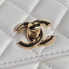 Chanel 24B Trendy CC — просто потрясаю