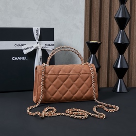 Хитовая модель сезона от Chanel — сумк