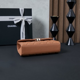 Хитовая модель сезона от Chanel — сумк