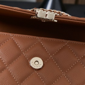 Хитовая модель сезона от Chanel — сумк