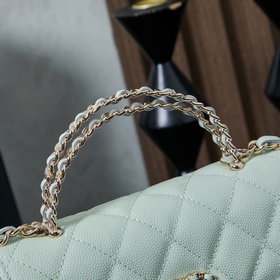 Хитовая модель сезона от Chanel — сумк