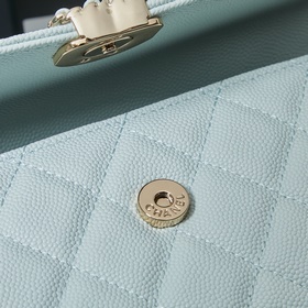 Хитовая модель сезона от Chanel — сумк