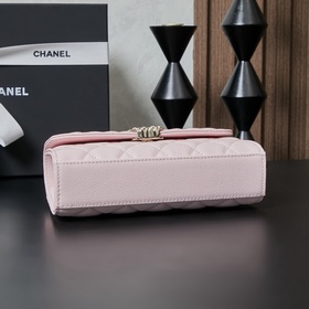 Хитовая модель сезона от Chanel — сумк