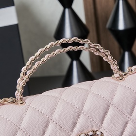 Хитовая модель сезона от Chanel — сумк