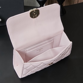 Хитовая модель сезона от Chanel — сумк