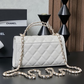 Хитовая модель сезона от Chanel — сумк