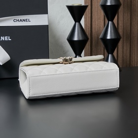 Хитовая модель сезона от Chanel — сумк