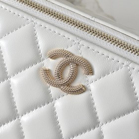 Chanel 24 WOC с жемчужными ручками рел