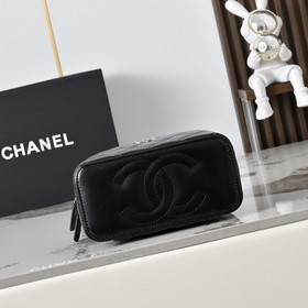 Новинка CHANEL 24K： длинная сумка-коро