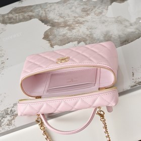 Сумка CHANEL 26C LP в форме ланч-бокса