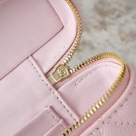 Сумка CHANEL 26C LP в форме ланч-бокса