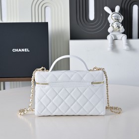Сумка CHANEL 26C LP в форме ланч-бокса