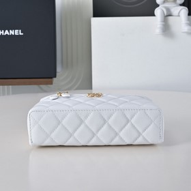 Сумка CHANEL 26C LP в форме ланч-бокса