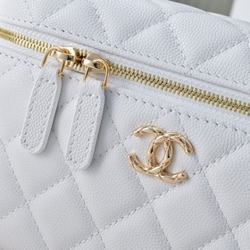 Сумка CHANEL 26C LP в форме ланч-бокса