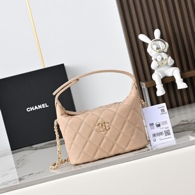 Новая сумка Chanel в форме ланч-бокса