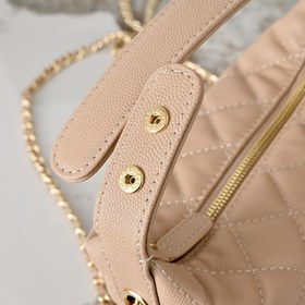 Новая сумка Chanel в форме ланч-бокса 