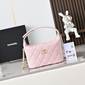 Новая сумка Chanel в форме ланч-бокса