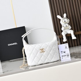 Новая сумка Chanel в форме ланч-бокса