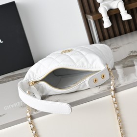 Новая сумка Chanel в форме ланч-бокса 