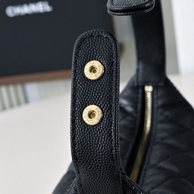 Новая сумка Chanel в форме ланч-бокса 