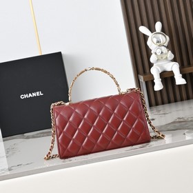 Сумка CHANEL 22B с ручкой из эмали с 