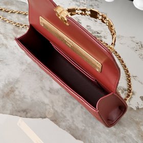 Сумка CHANEL 22B с ручкой из эмали с 