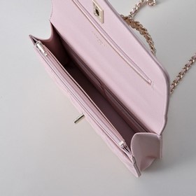 Сумка Chanel с ручкой из жемчуга и стр