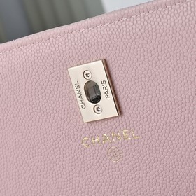 Сумка Chanel с ручкой из жемчуга и стр