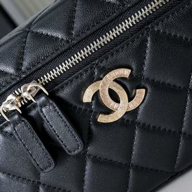 Косметичка Chanel из овечьей кожи с за