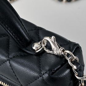 Косметичка Chanel из овечьей кожи с за