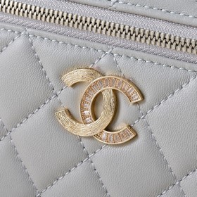 Косметичка Chanel из овечьей кожи с за