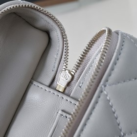 Косметичка Chanel из овечьей кожи с за