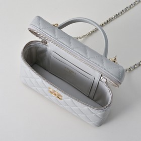 Косметичка Chanel из овечьей кожи с за