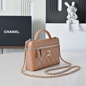 Косметичка Chanel из овечьей кожи с за